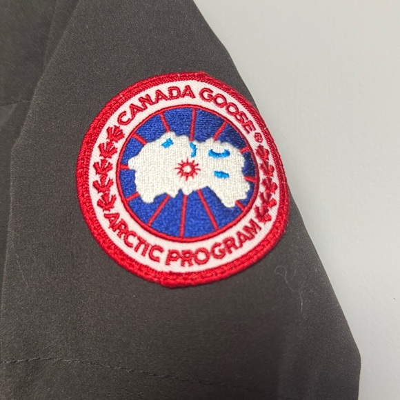 Canada Goose Shelburne Parka - Picture 6 of 9